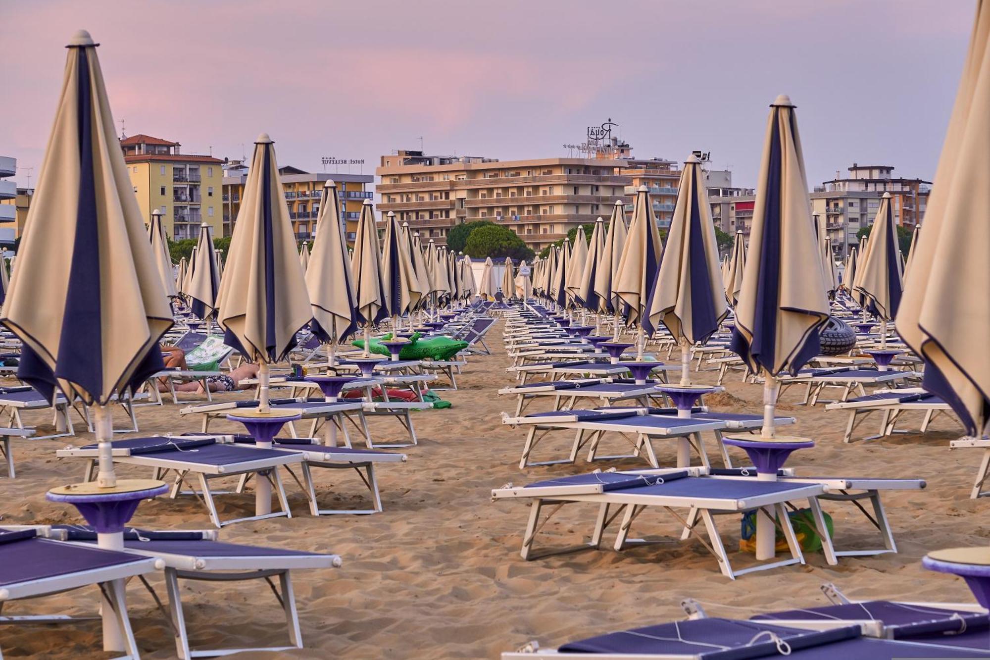 White Apartment With Terrace - Beahost Bibione Exterior photo